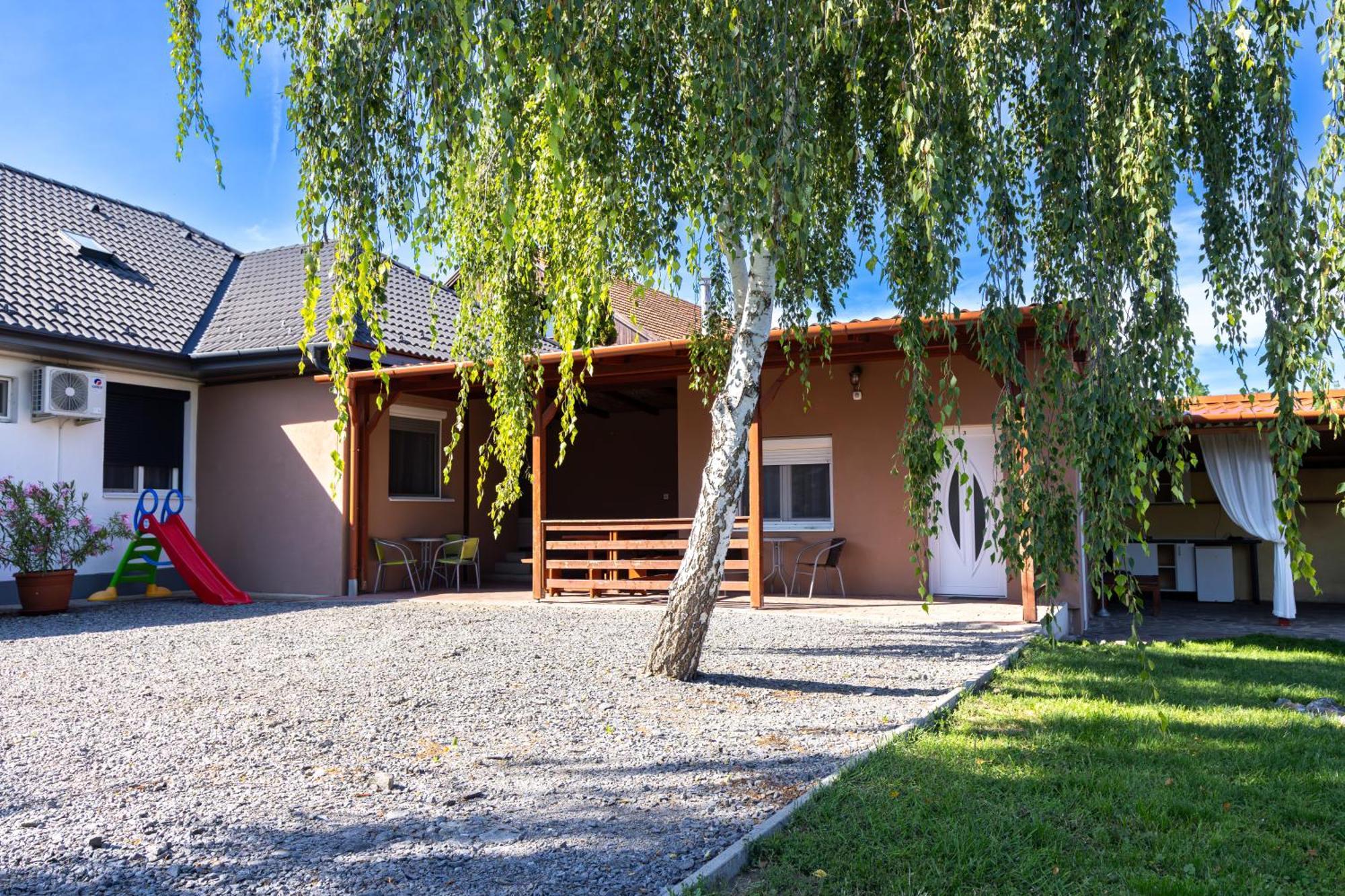 Kincső Vendégház Sárospatak Exterior foto